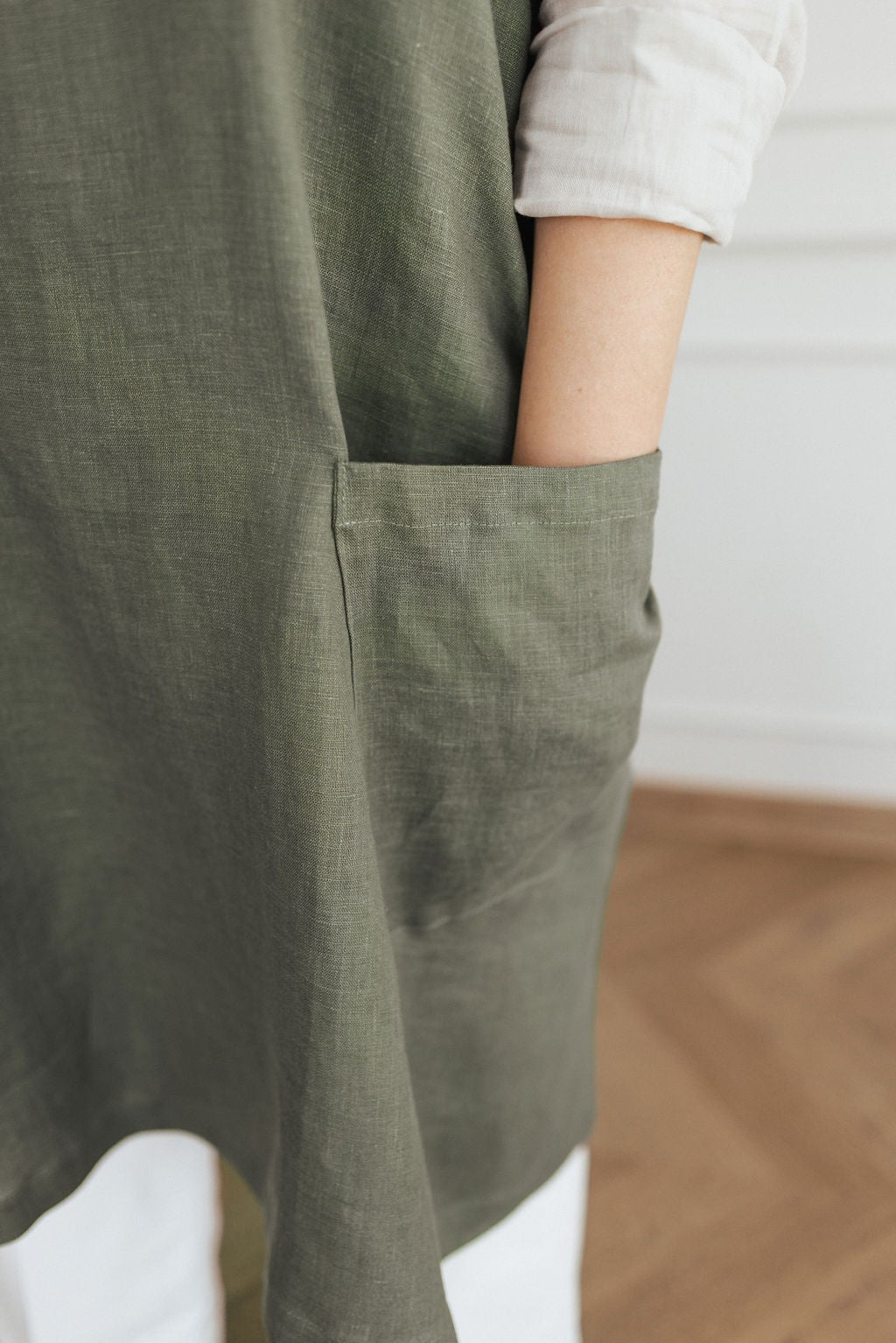 Linen Crossed Back Apron